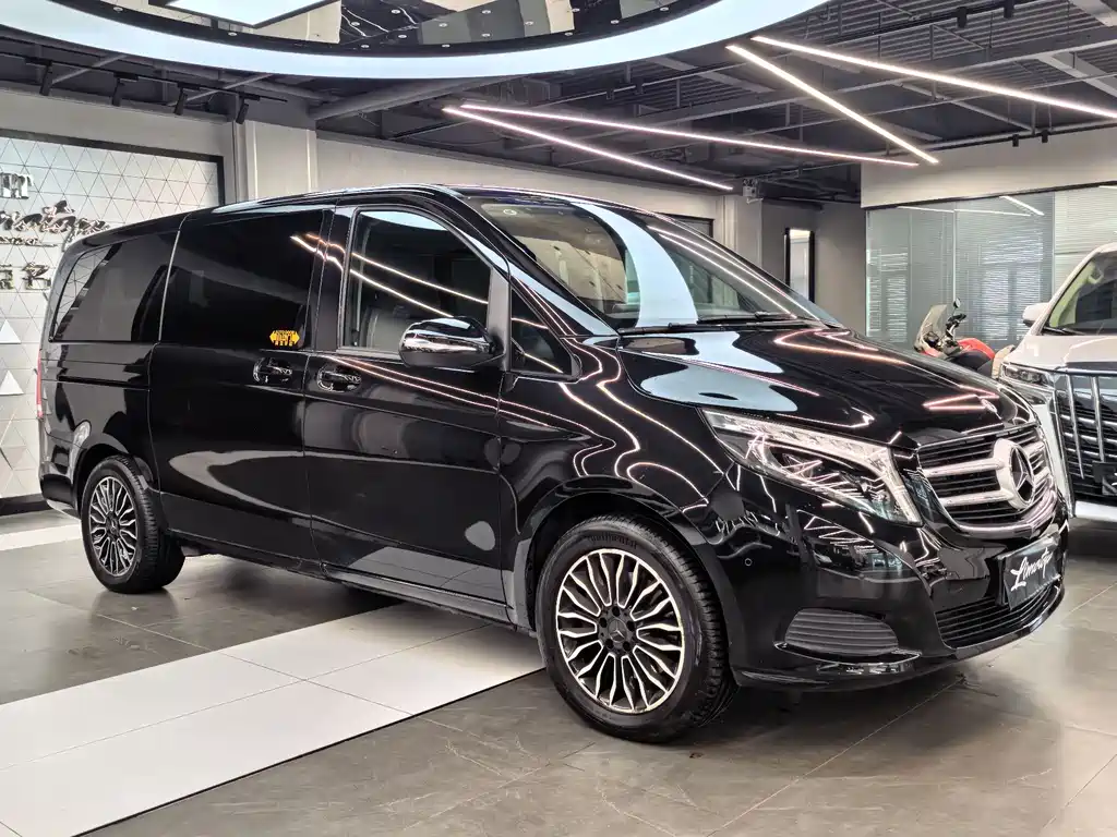 Mercedes-Benz V-Class 2018 — фото 1