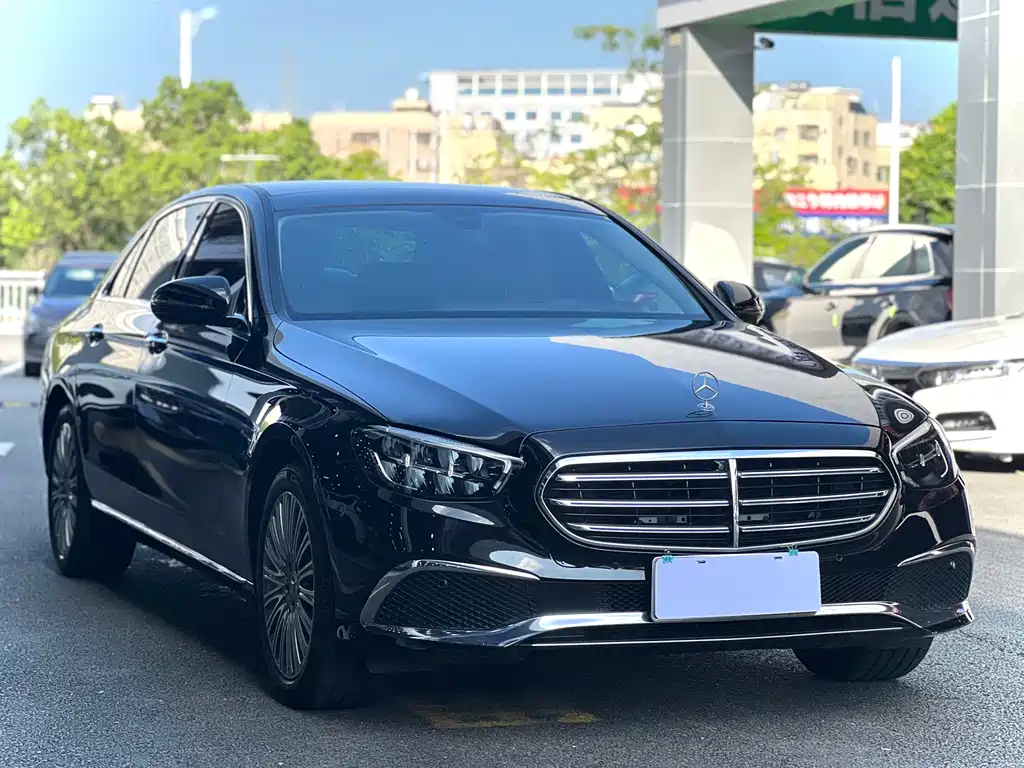 Mercedes-Benz E-Class 2022 — фото 3