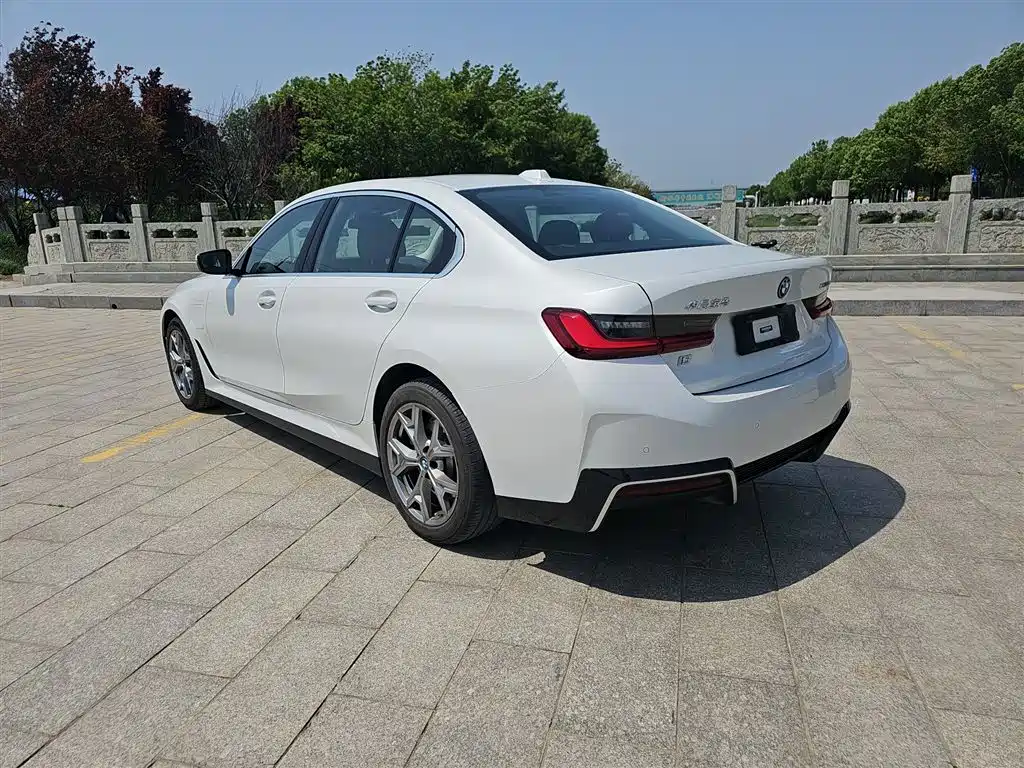 BMW i3 2022 — фото 15