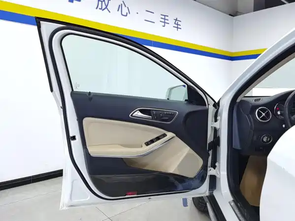 Mercedes-Benz GLA 2016