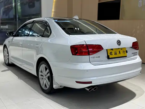 Volkswagen Sagitar 2018