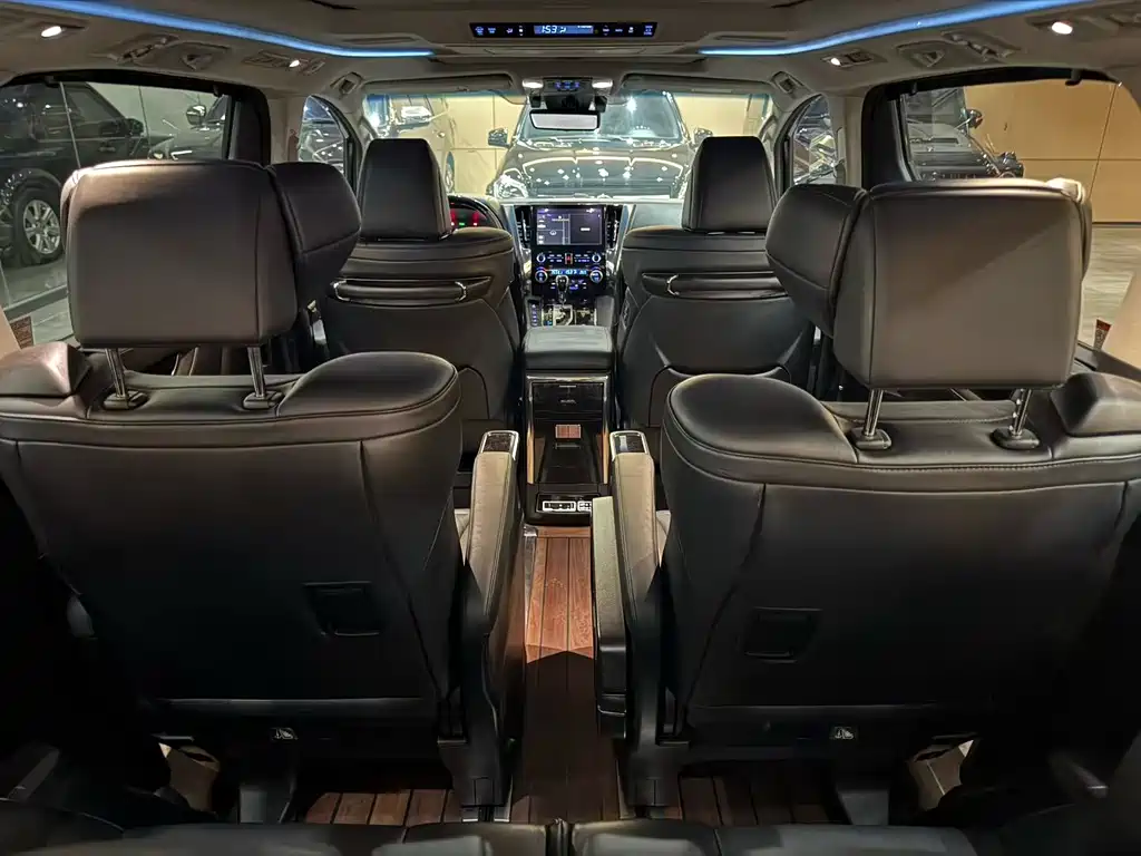 Toyota Vellfire 2021 — фото 8