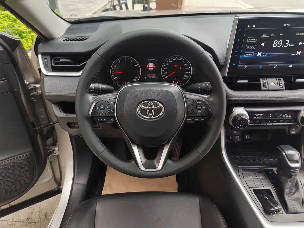 Toyota Wildlander 2021 — фото 10