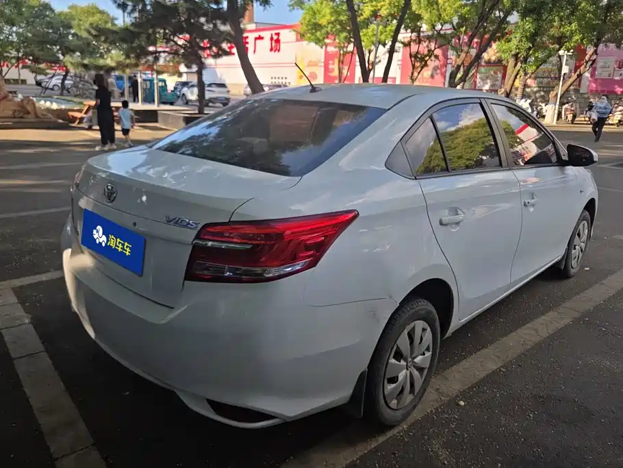 Toyota Vios 2016 — фото 3