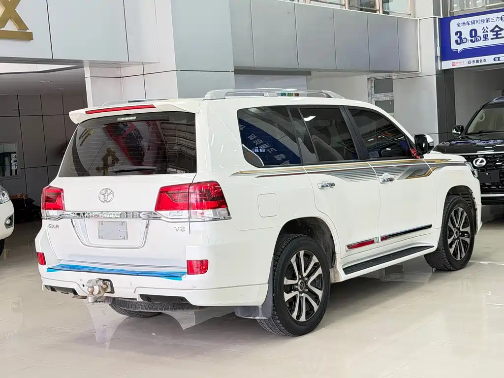 Toyota Land Cruiser 2020 — фото 7
