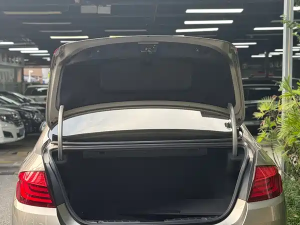 BMW 5 Series 2011