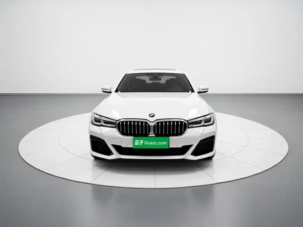 BMW 5 Series 2022 — фото 2