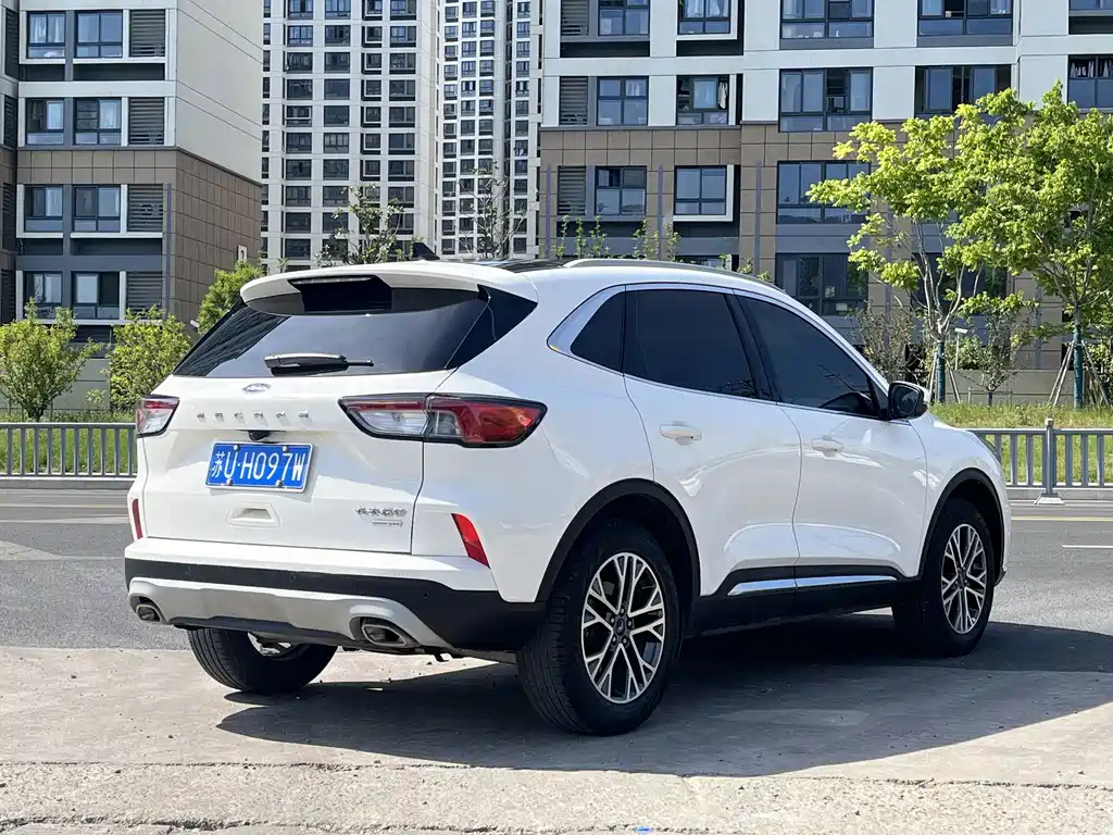 Ford Escape 2023 — фото 8