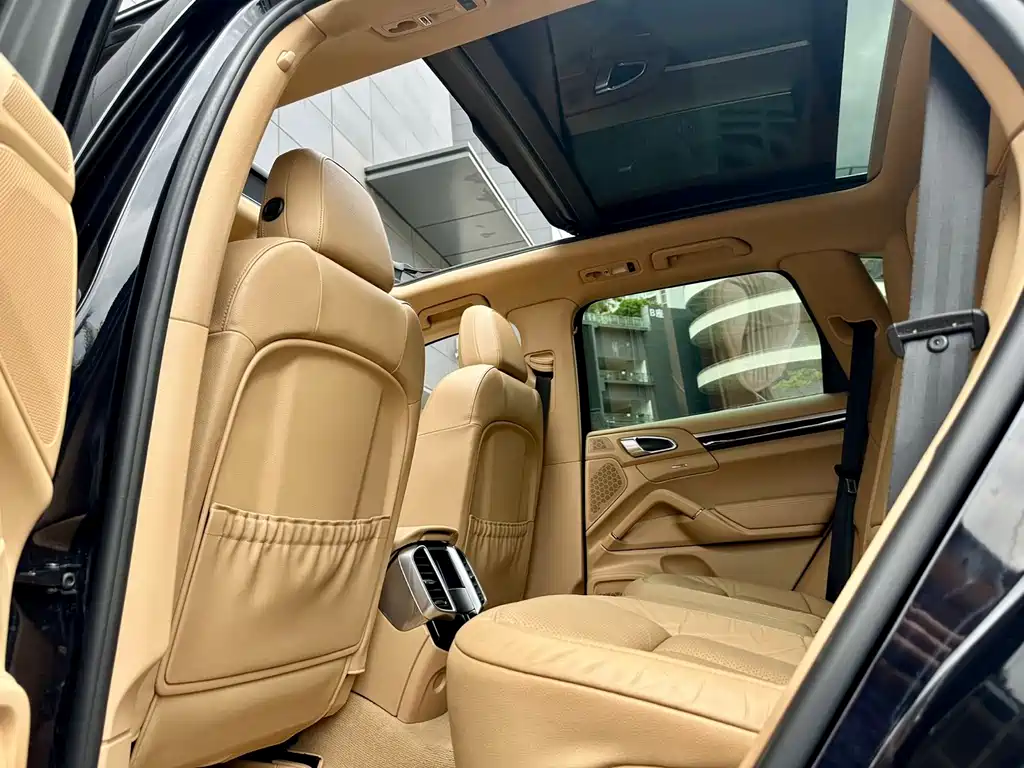 Porsche Cayenne 2015 — фото 14