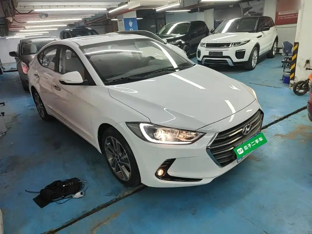 Hyundai Elantra 2016 — фото 4