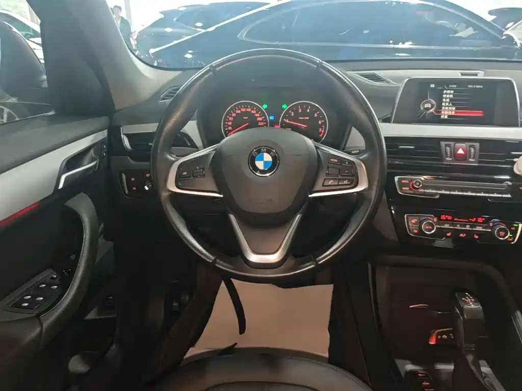 BMW X1 2016 — фото 11