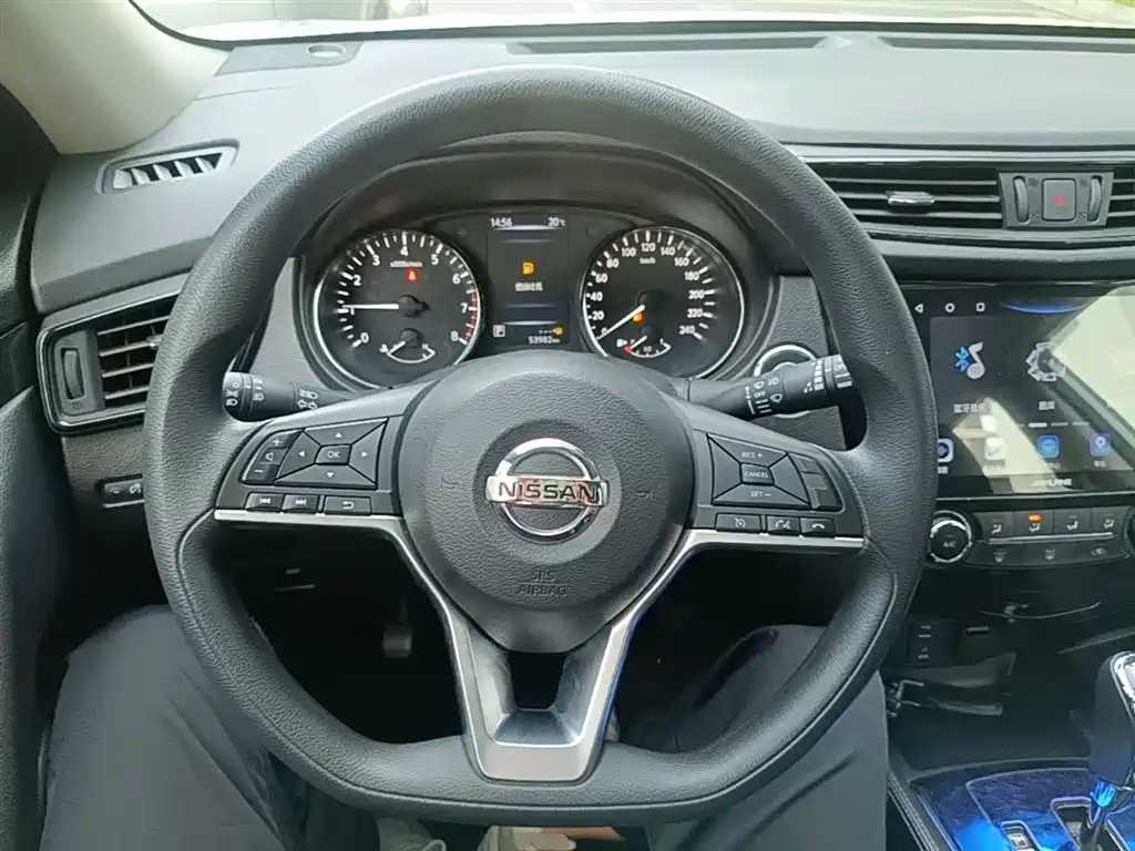 Nissan X-Trail 2018 — фото 11