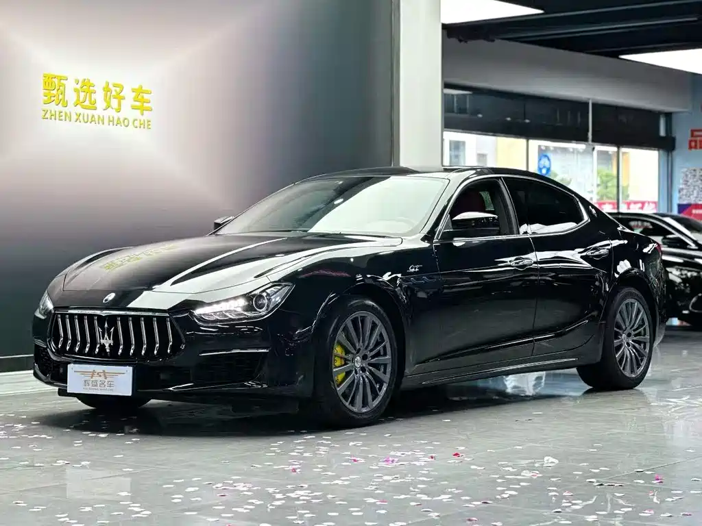 Maserati Ghibli 2022 — фото 1