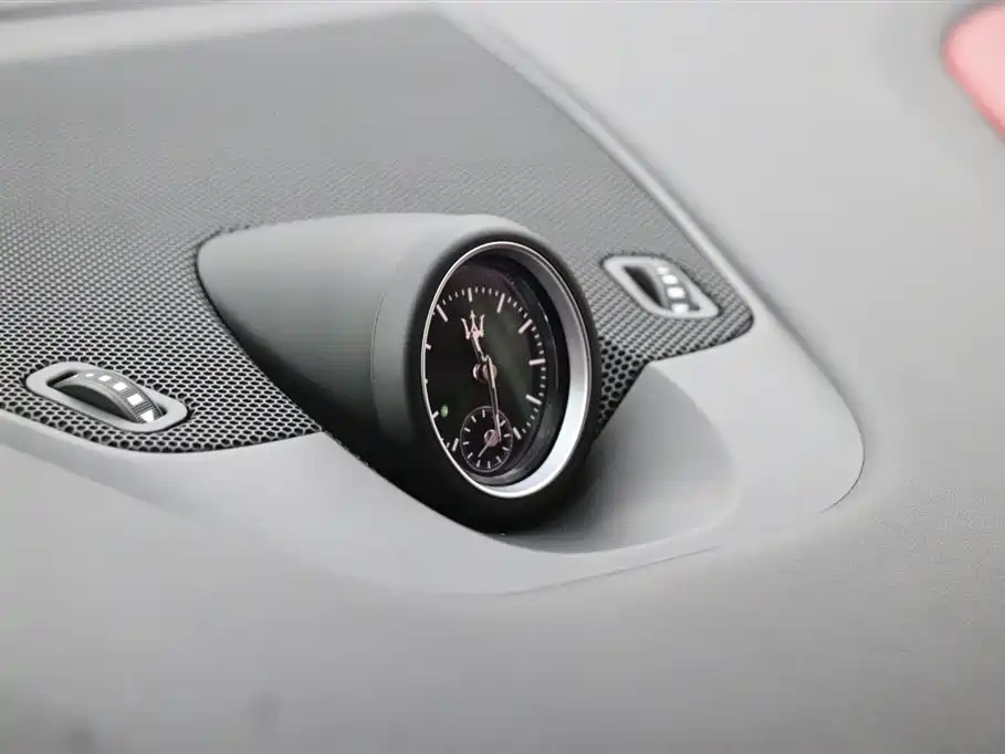Maserati Levante 2021 — фото 15