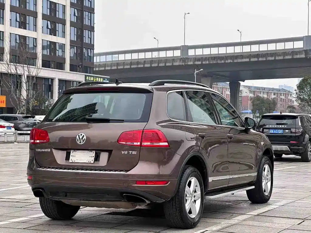 Volkswagen Touareg 2012 — фото 9