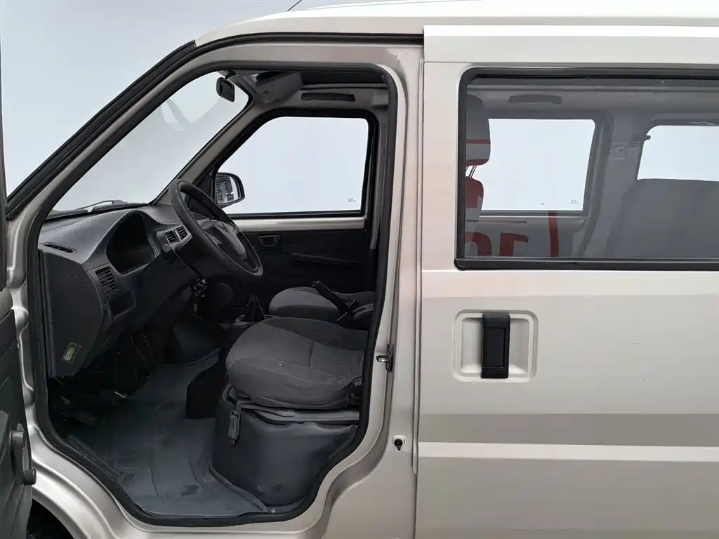 Wuling Rongguang 2015 — фото 10