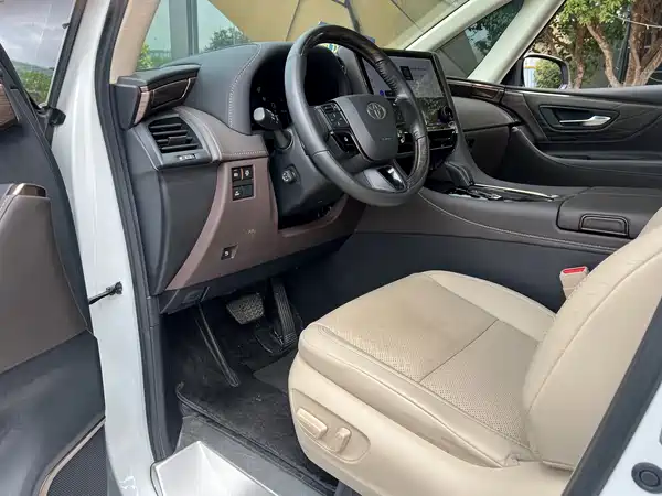 Toyota Alphard 2024