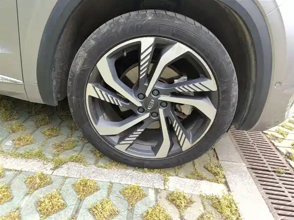 Geely Xingyue L 2021