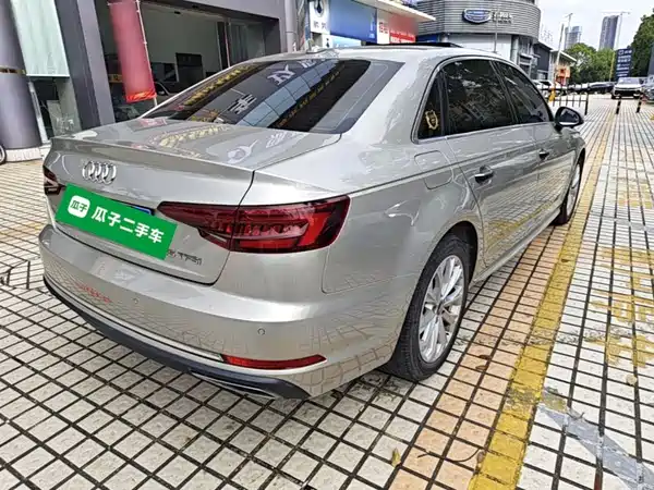 Audi A4L 2019