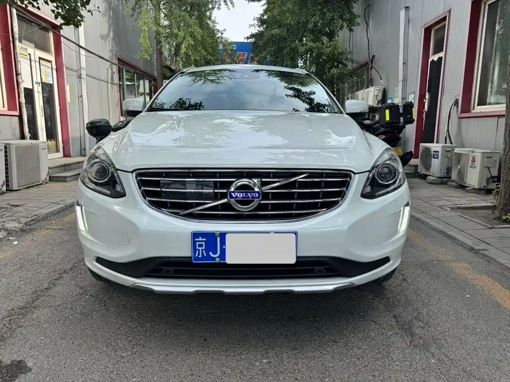 Volvo XC60 2016 — фото 1