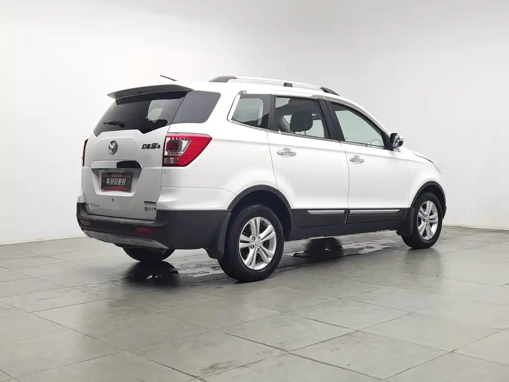 BAIC Huansu S3 2015 — фото 2