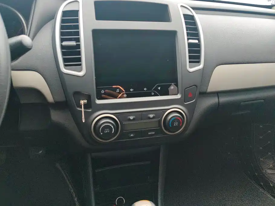 Nissan Sylphy 2018 — фото 13