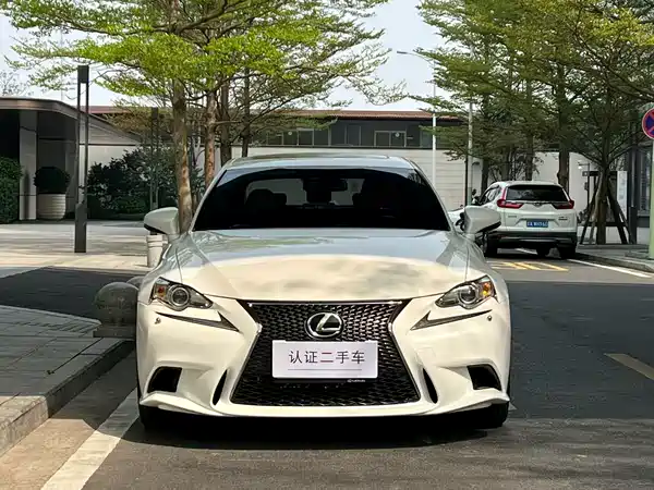 Lexus IS 2015