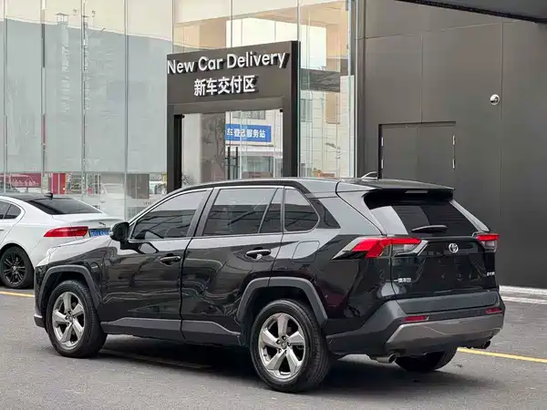 Toyota RAV4 2021