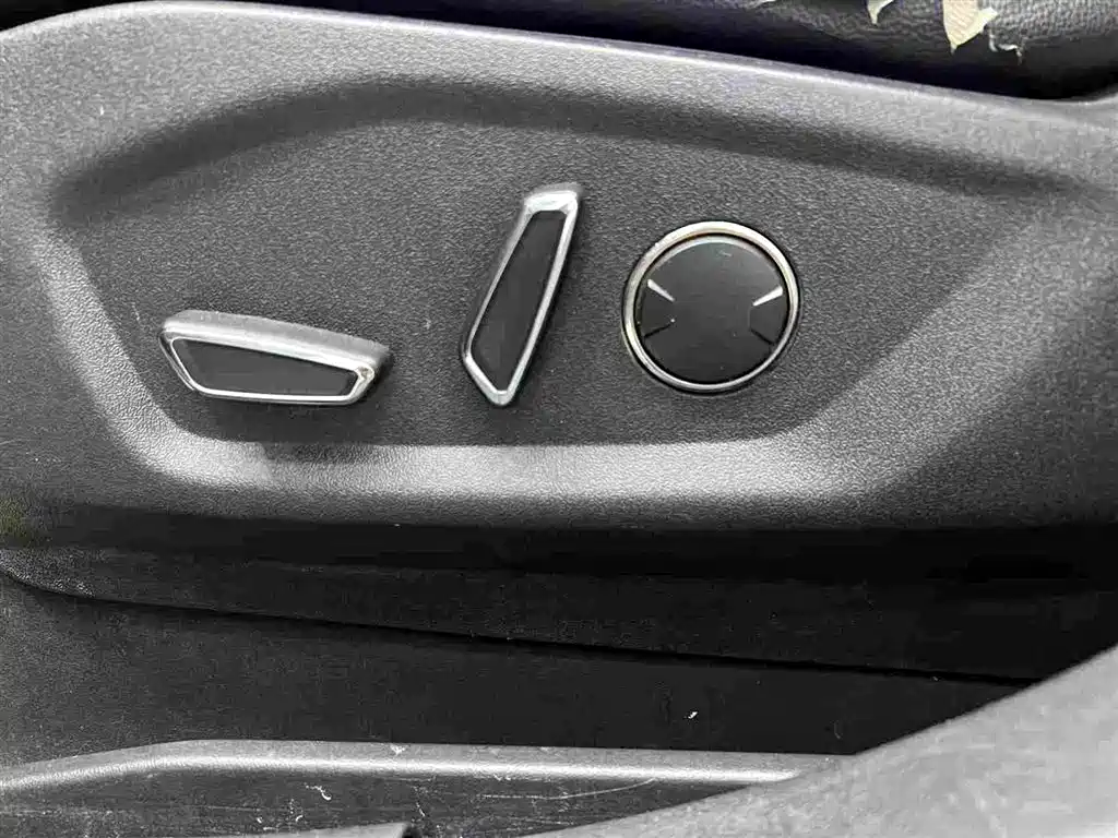 Ford Edge 2015 — фото 17