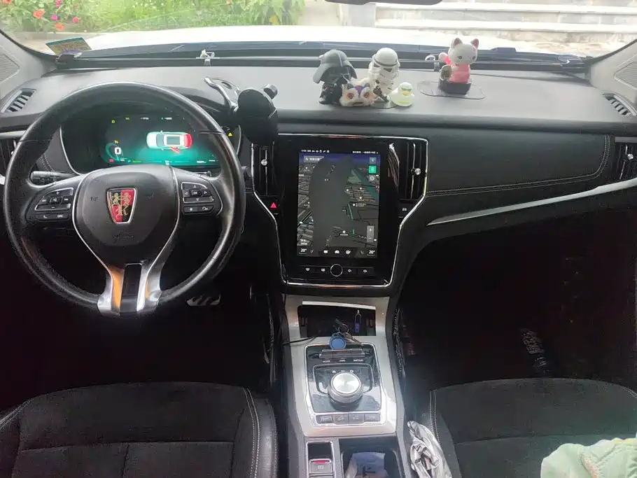 Roewe RX5 New Energy 2018 — фото 12