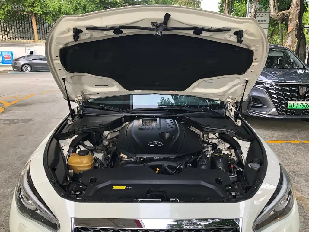 Infiniti Q50L 2015 — фото 18