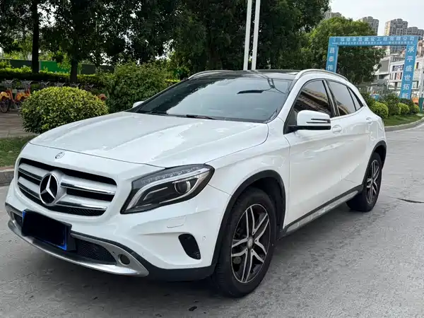 Mercedes-Benz GLA 2015