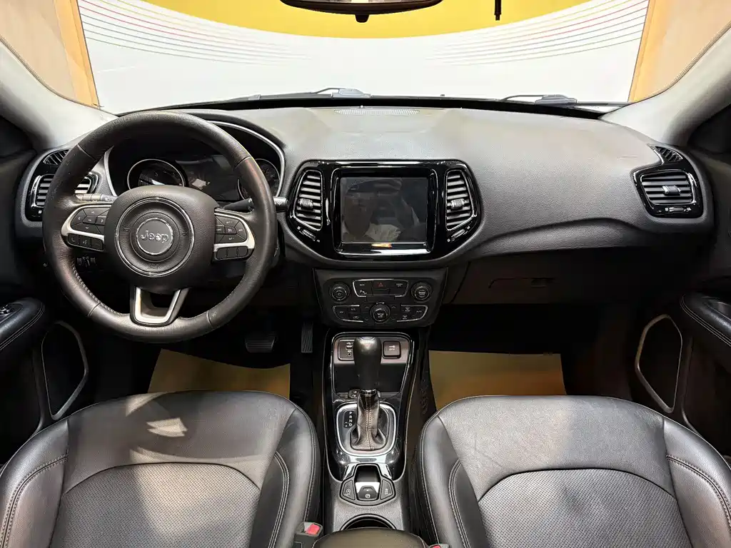 Jeep Compass 2021 — фото 12