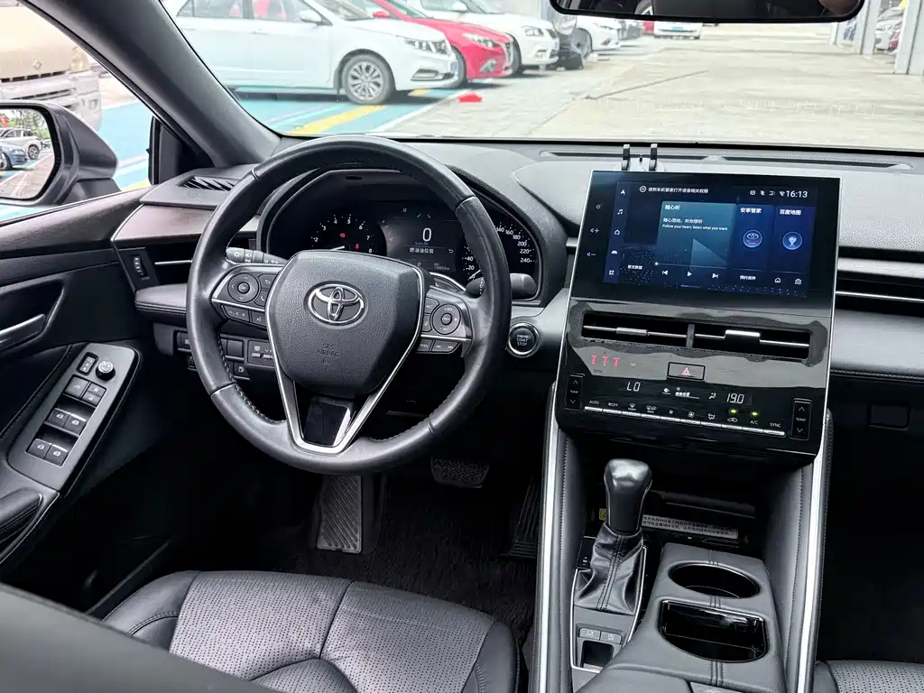 Toyota Avalon 2023 — фото 14