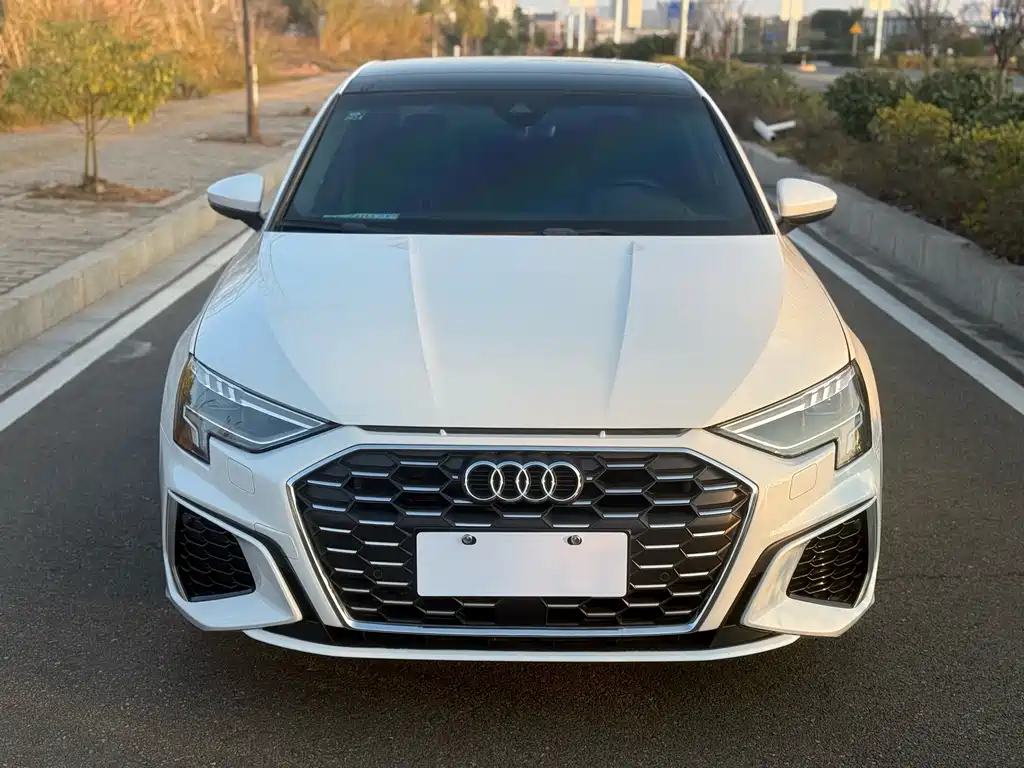 Audi A3 2022 — фото 2