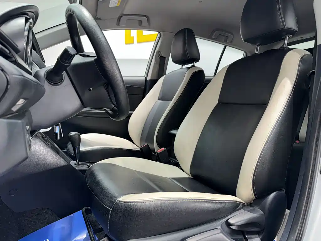 Toyota Yaris L 2020 — фото 15