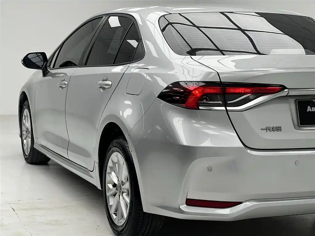 Toyota Corolla 2023 — фото 16