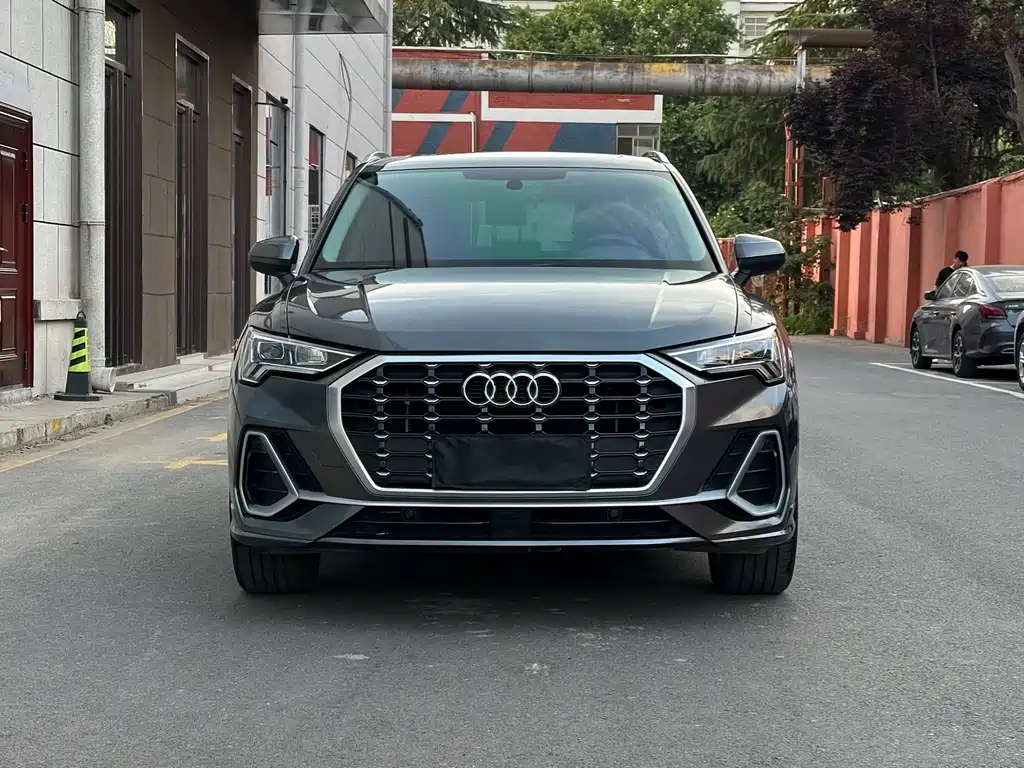 Audi Q3 2022 — фото 2