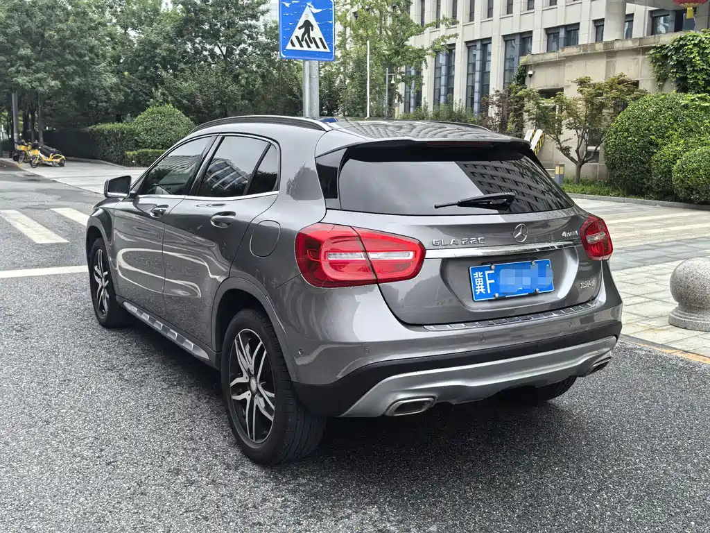 Mercedes-Benz GLA 2015