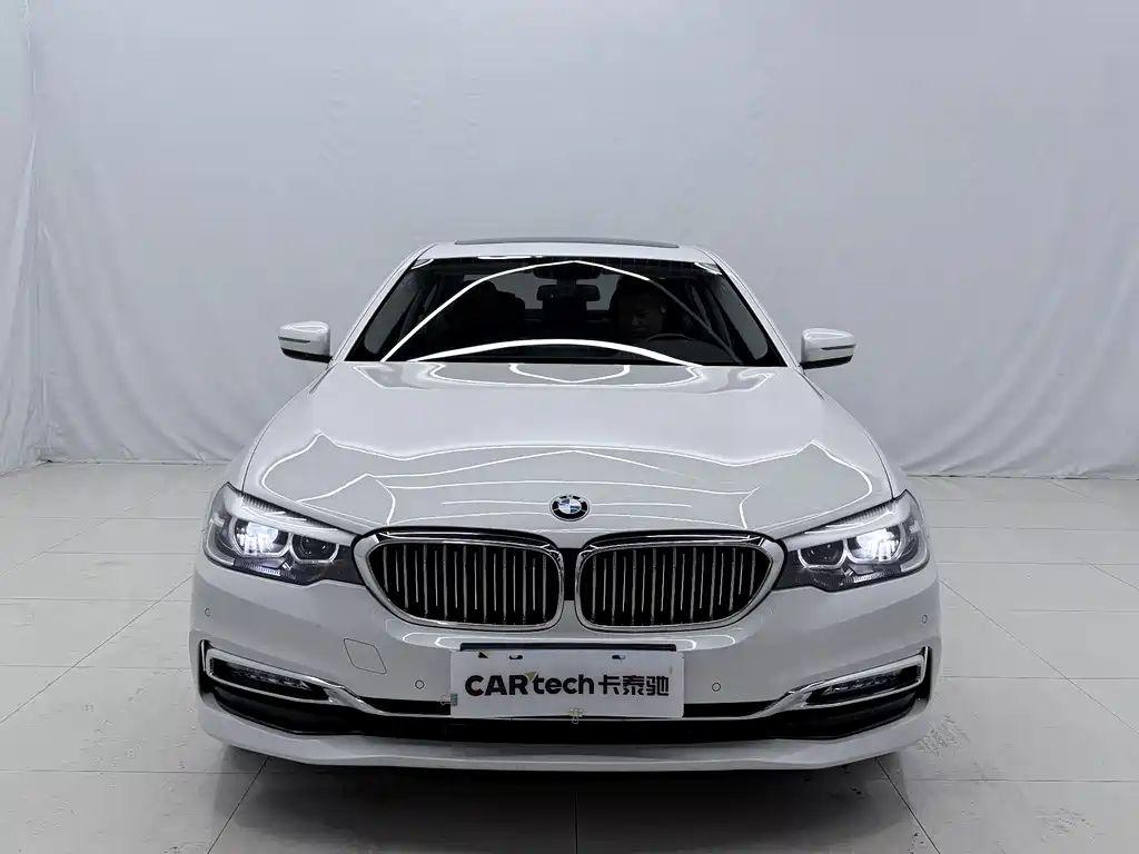 BMW 5 Series 2018 — фото 2