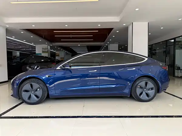 Tesla Model 3 2020