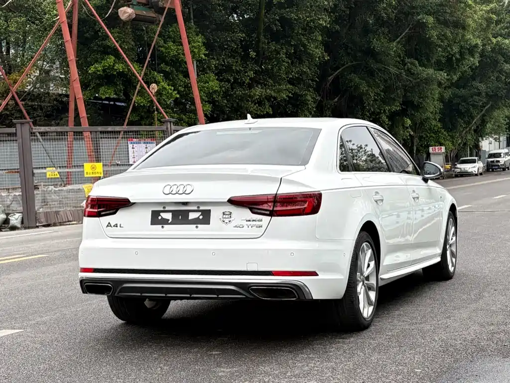 Audi A4L 2019 — фото 9
