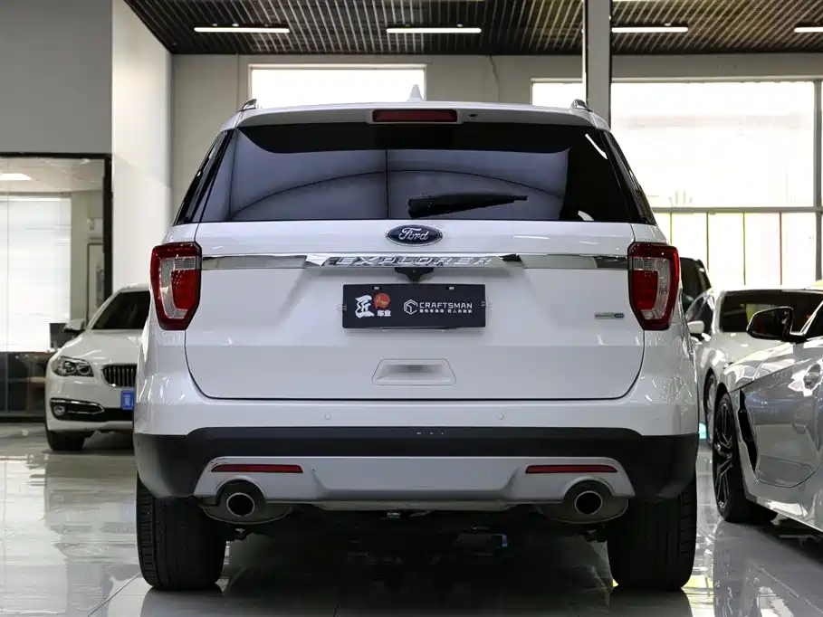 Ford Explorer 2018 — фото 24