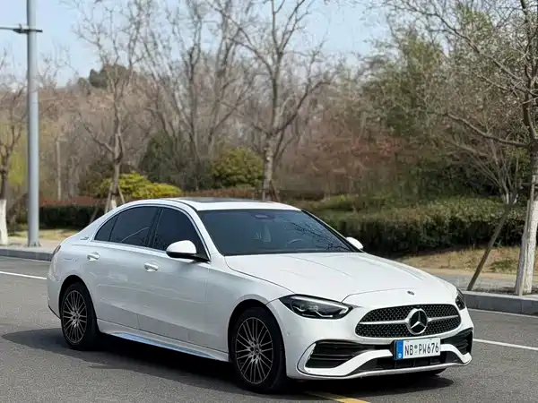 Mercedes-Benz C-Class 2024