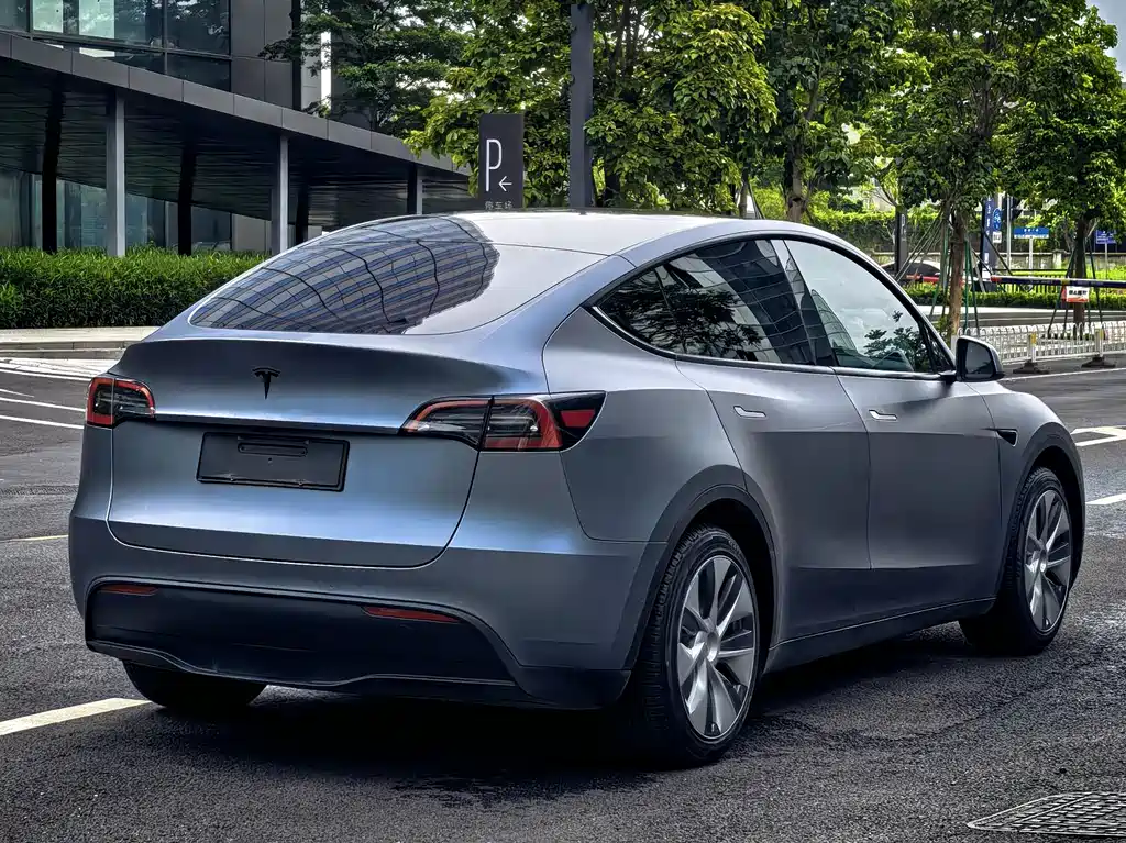 Tesla Model Y 2022 — фото 9