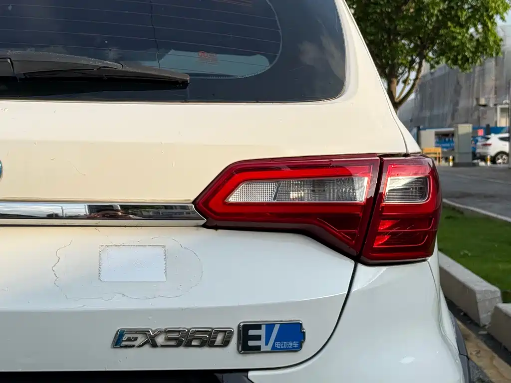 BAIC New Energy EX 2018 — фото 14