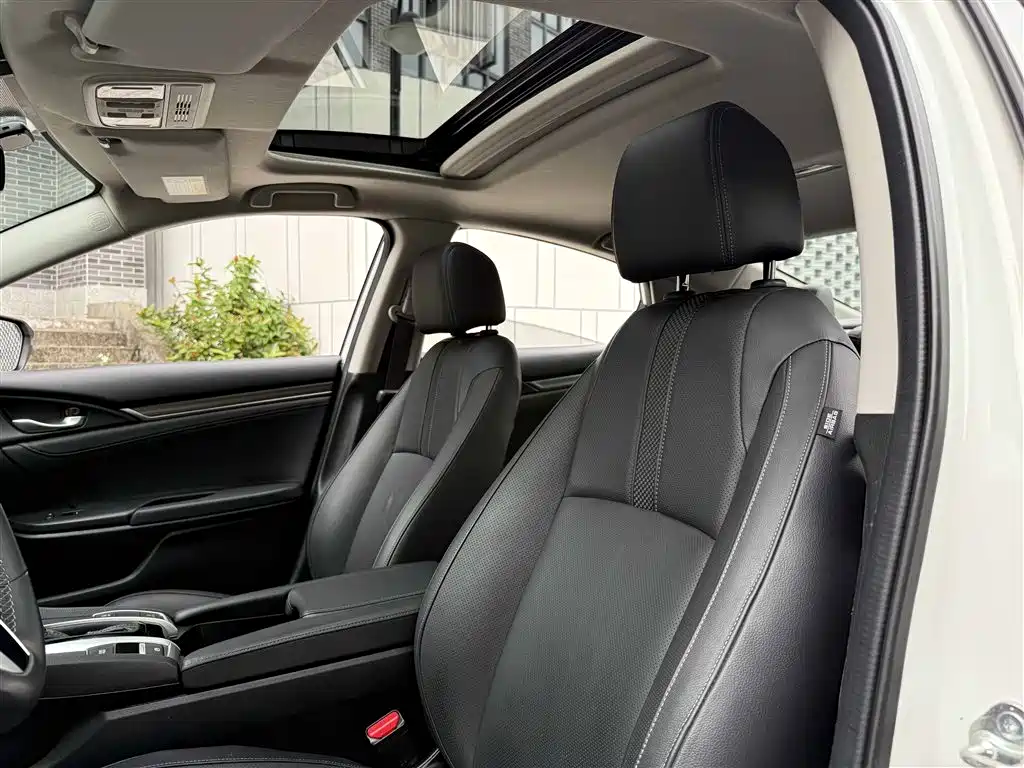 Honda Civic 2019 — фото 16