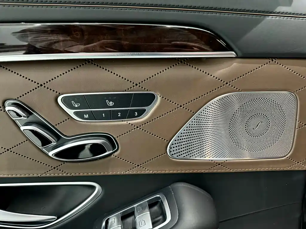 Mercedes-Benz S-Class AMG 2018 — фото 14