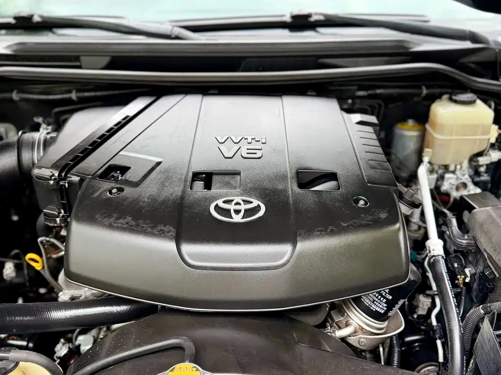 Toyota Land Cruiser 2010 — фото 20