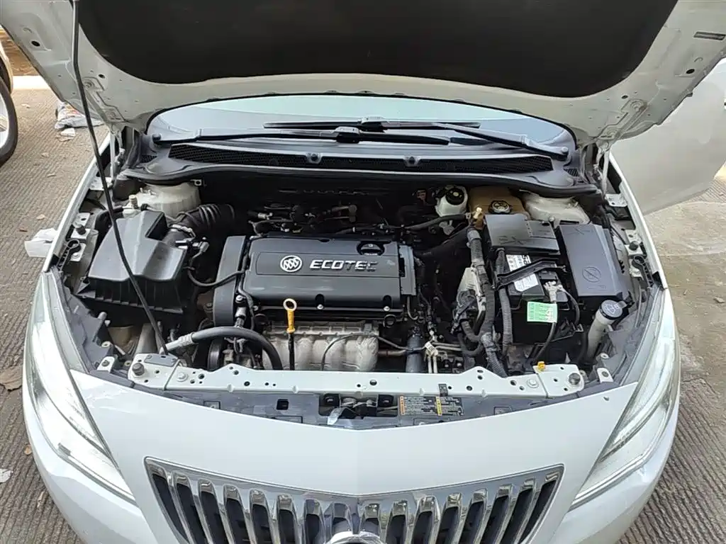 Buick Excelle 2015 — фото 16
